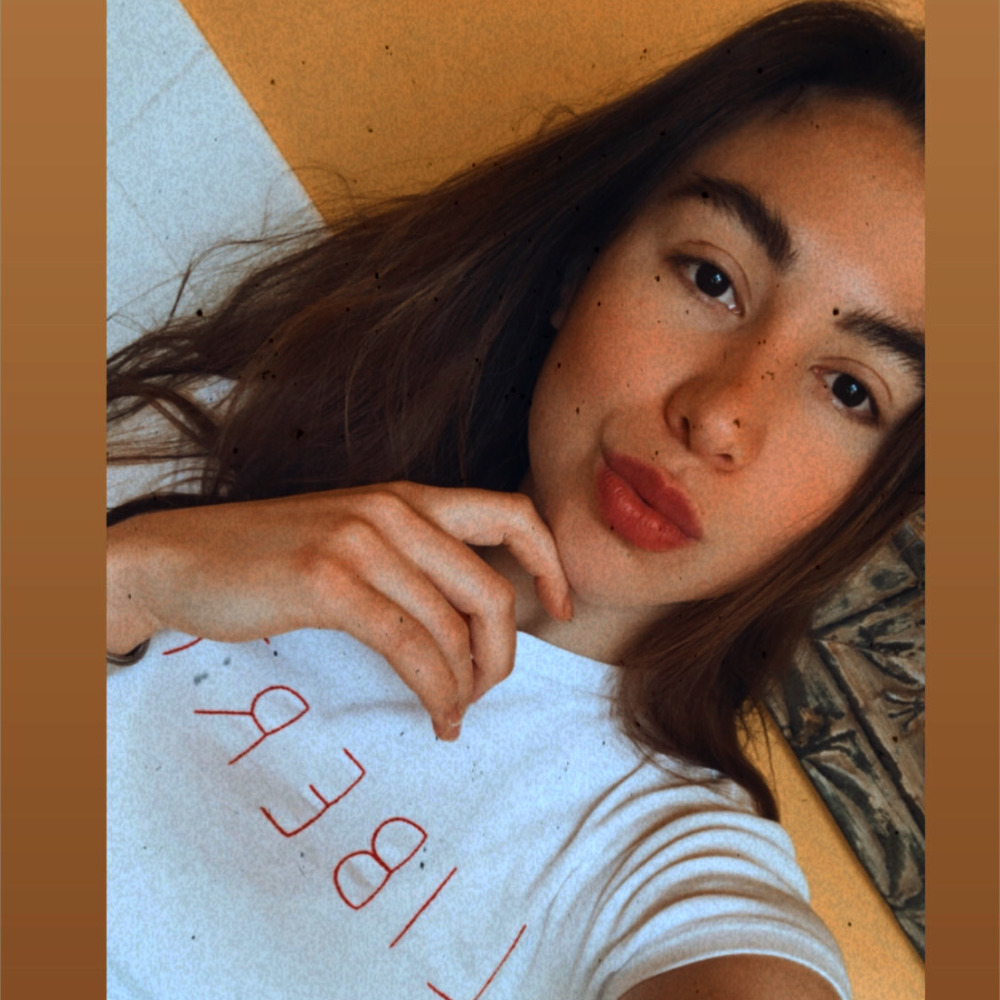 Meet your Posher, Alejandra